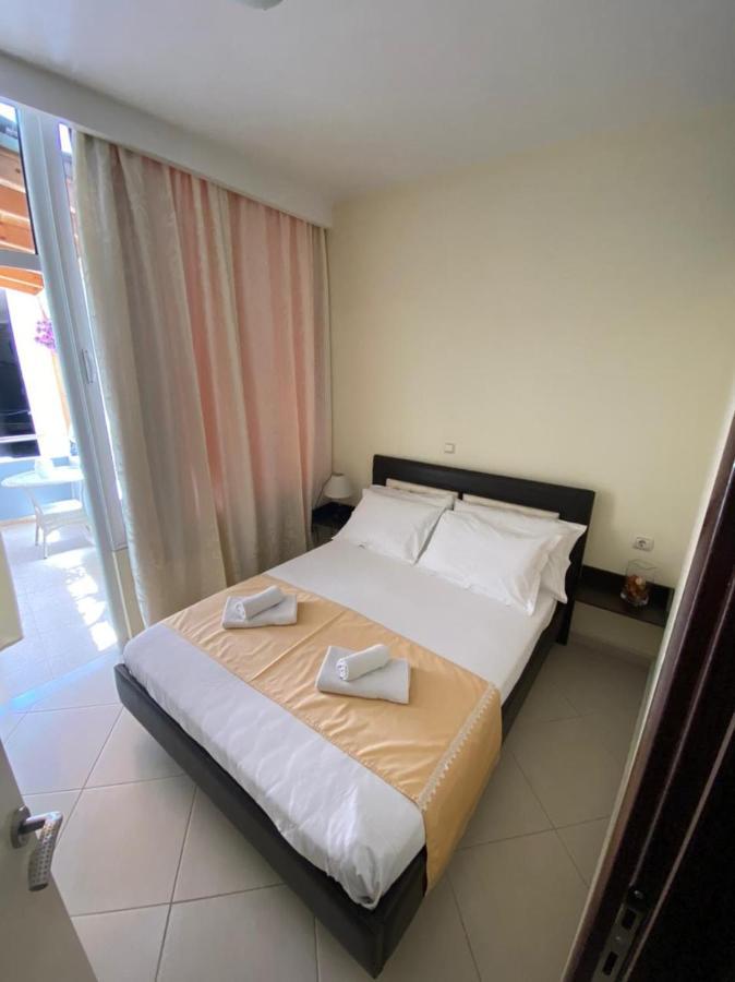 Paradiso Apartments Sarandë Buitenkant foto