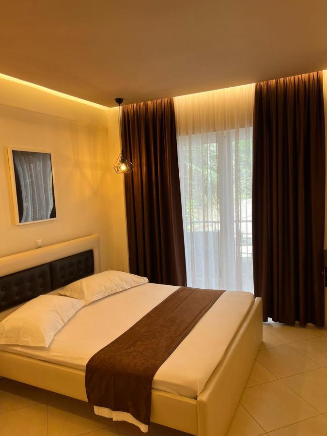 Paradiso Apartments Sarandë Buitenkant foto